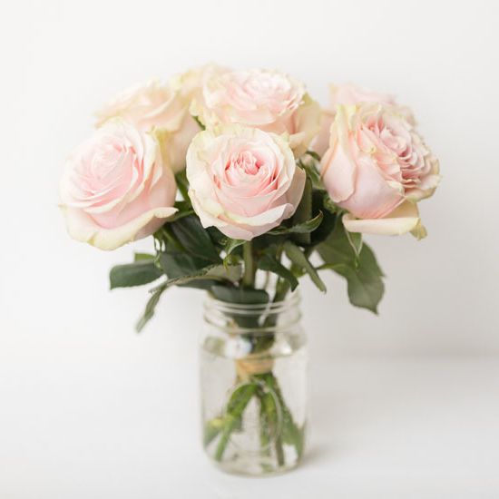 сортовые розы Red Naomi в екатеринбургской флористической студии