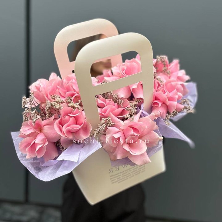 Сумочка розовых роз "Плинки" в Екатеринбурге