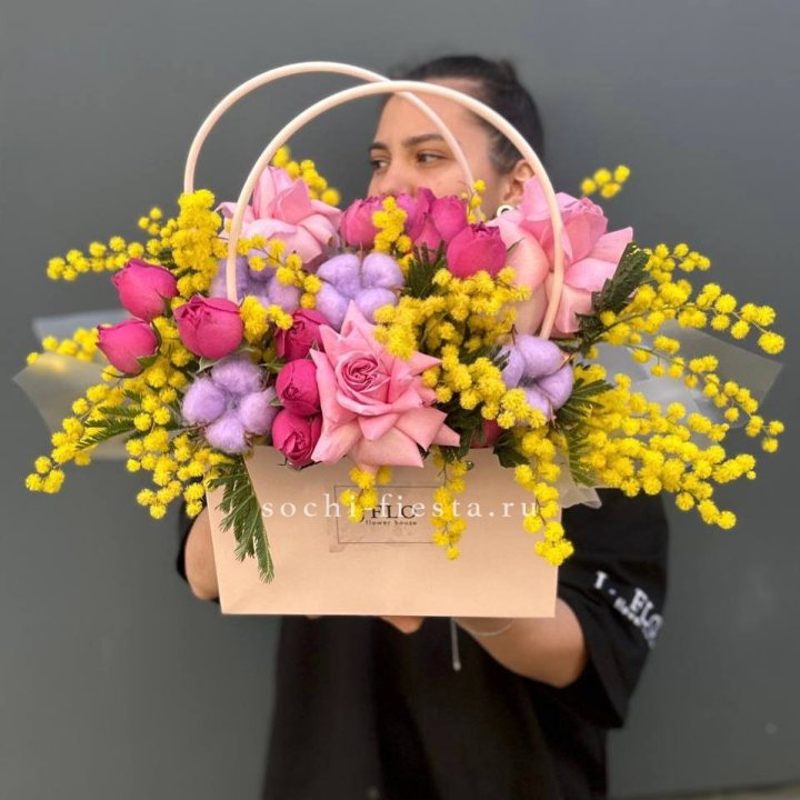 Сумочка мимозы и роз "Примавера" в Екатеринбурге