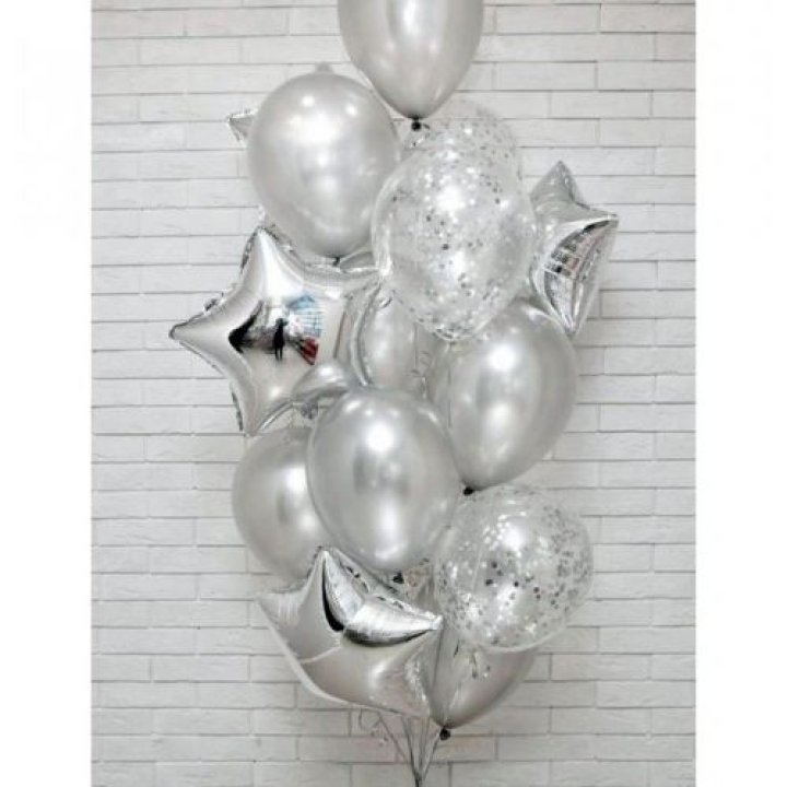 Фонтан шаров "Сильвер мун" в Екатеринбурге