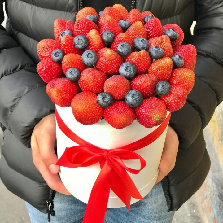 Клубничный бокс №3 в Екатеринбурге