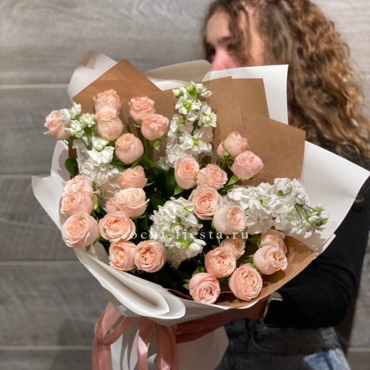 Букет бомбасти и маттиола в Екатеринбурге