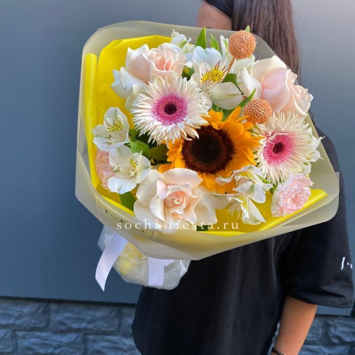 Букет с подсолнухом "Елоу" в Екатеринбурге