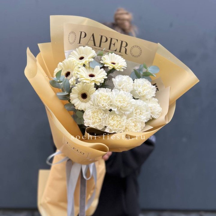  Букет с диантусами и герберами в Екатеринбурге