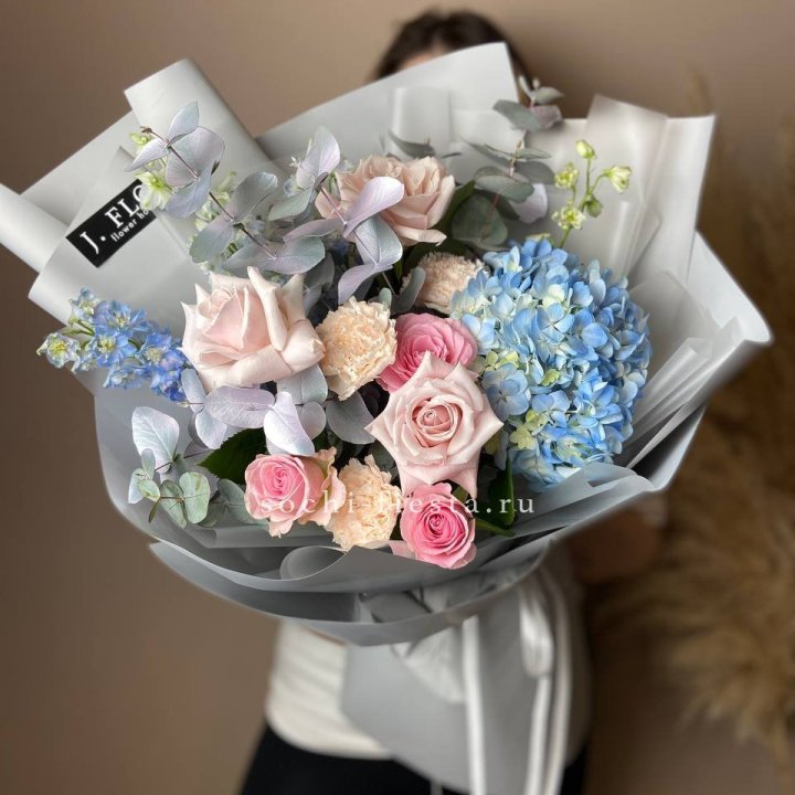 Букет с гортензией № 4 в Екатеринбурге