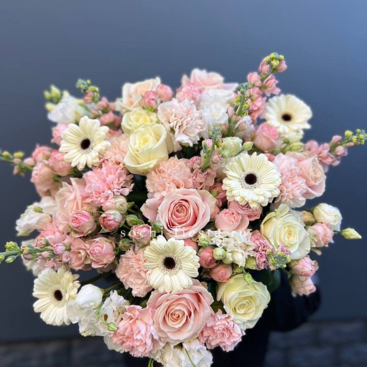 Авторский букет "Нежный" в Екатеринбурге