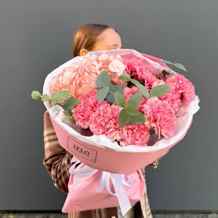 Дуо диантусы и гортензия в Екатеринбурге