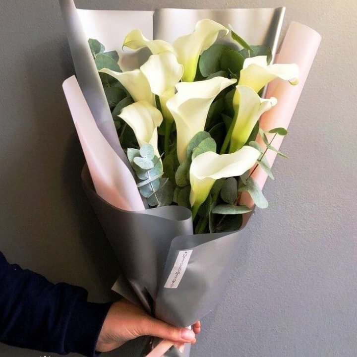 Каллы с эвкалиптом в Екатеринбурге