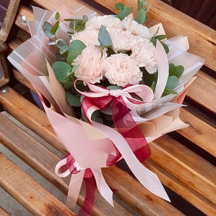 Диантусы с эвкалиптом в Екатеринбурге