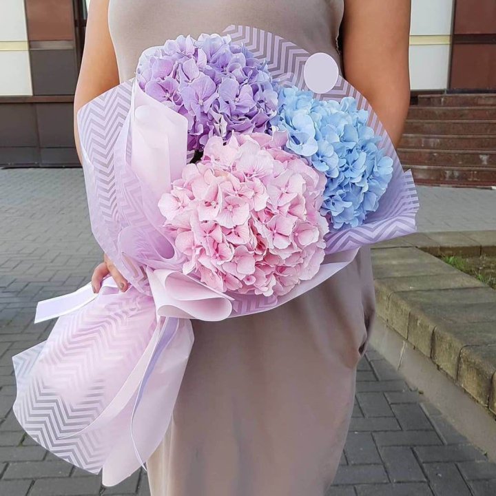 Букет гортензий "Пуф" в Екатеринбурге