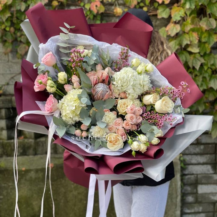 Авторский букет с протеей №1 в Екатеринбурге