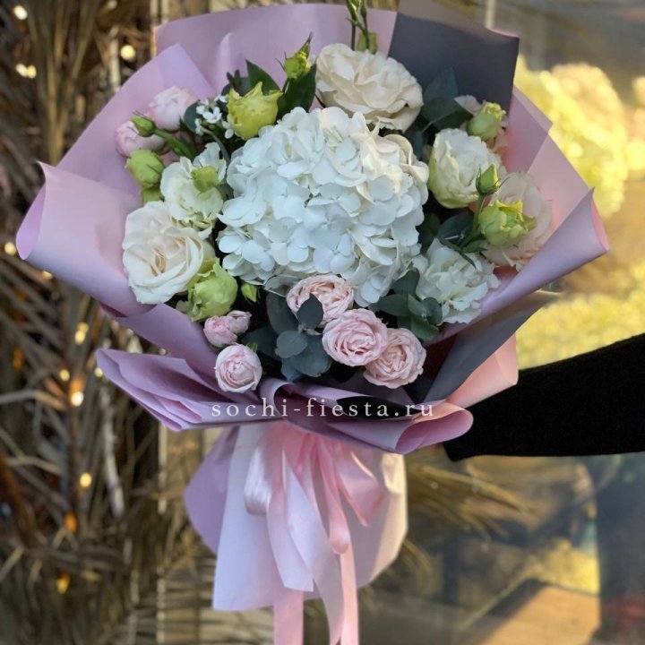 Букет с гортензией №3 в Екатеринбурге