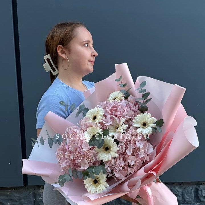 Букет "Знак любви" в Екатеринбурге