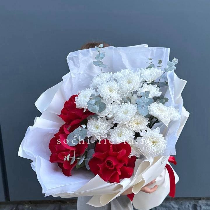 Дуо розы и хризантемы в Екатеринбурге