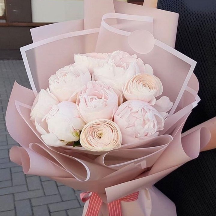 Пионы и ранункулюсы в Екатеринбурге