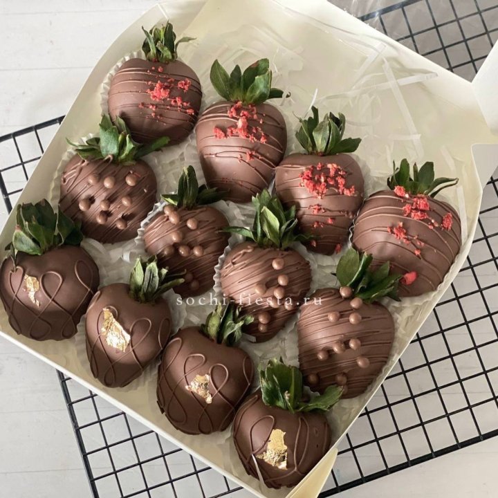 Клубника в шоколаде 12 ягод в Екатеринбурге