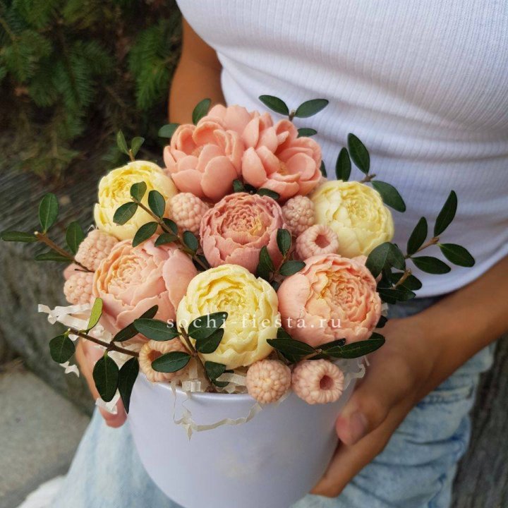 Шоколадный букет с ягодами в Екатеринбурге