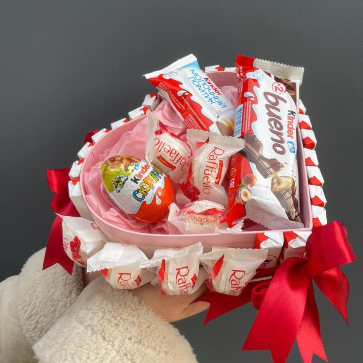 Бокс киндерами и раффаэлло в Екатеринбурге