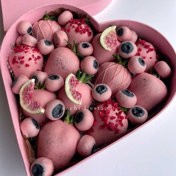 Клубника в шоколаде Сердце в Екатеринбурге
