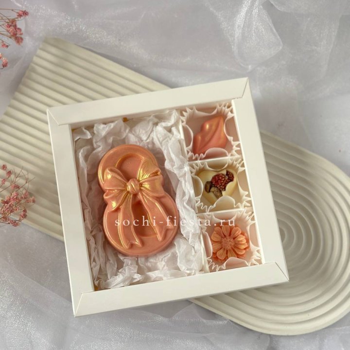 Конфеты из шоколада 8 Марта в Екатеринбурге