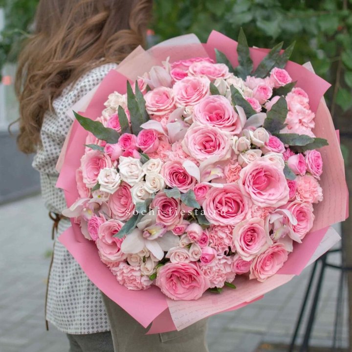 Дизайнерский букет "Барби" в Екатеринбурге