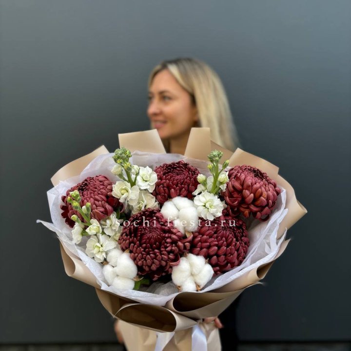 Хризантемы с маттиолой в Екатеринбурге