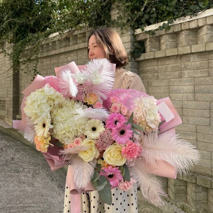 Дизайнерский букет "Валенсия" в Екатеринбурге