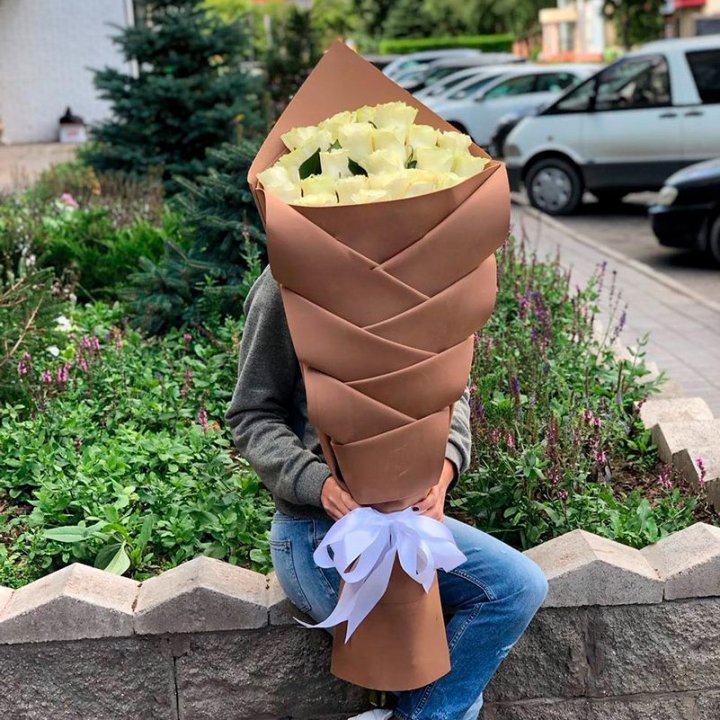 Голландские розы белые "Рыбка" в Екатеринбурге