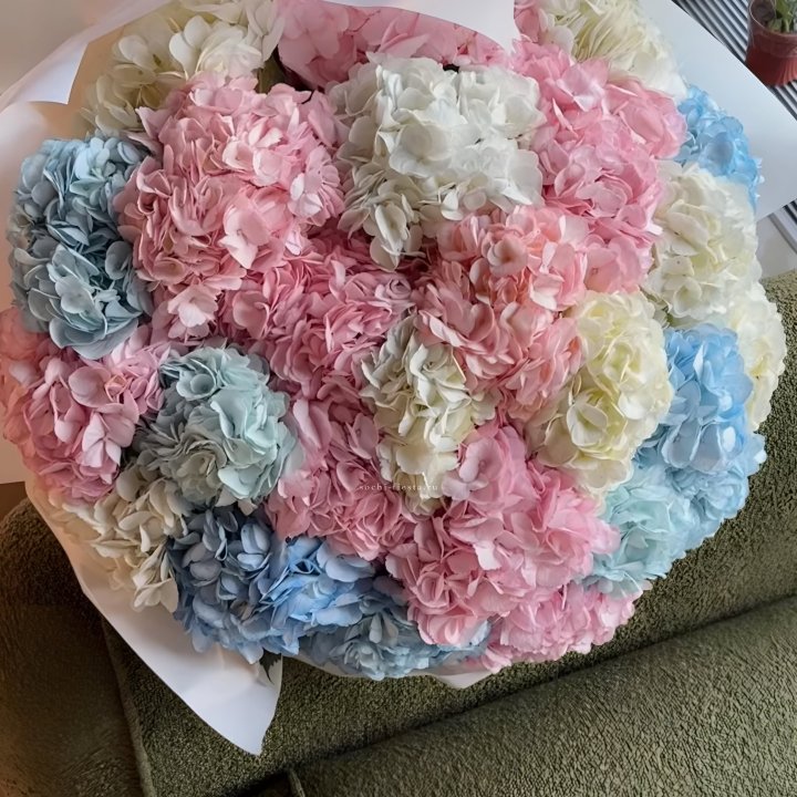 Букет гортензий микс в Екатеринбурге