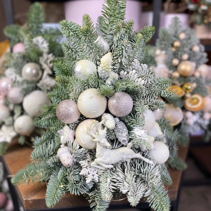 Ёлочка "Хепи крисмас" в Екатеринбурге