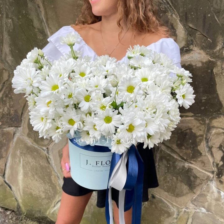 Коробка с хризантемами №2 в Екатеринбурге