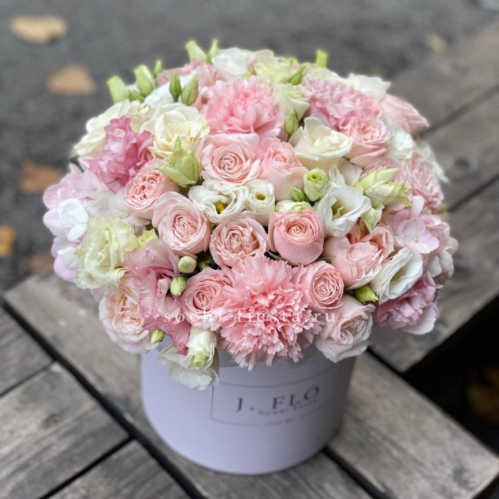 Цветочный бокс "Люксур" в Екатеринбурге