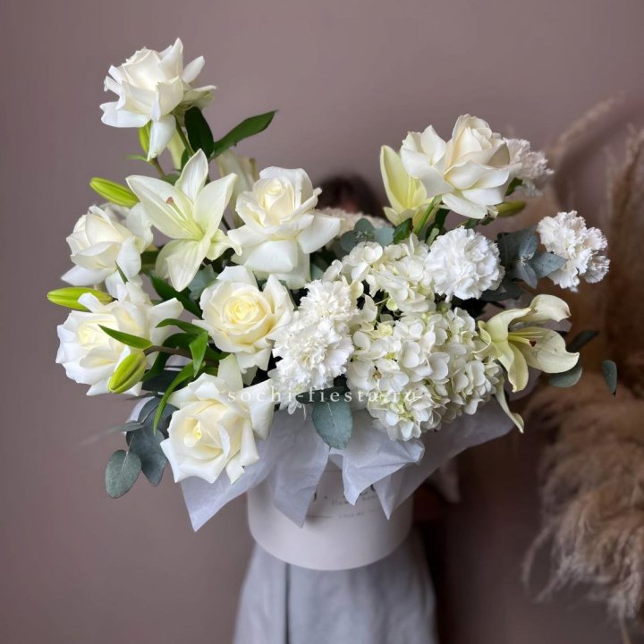 Цветочный бокс "Вайт дримс" в Екатеринбурге