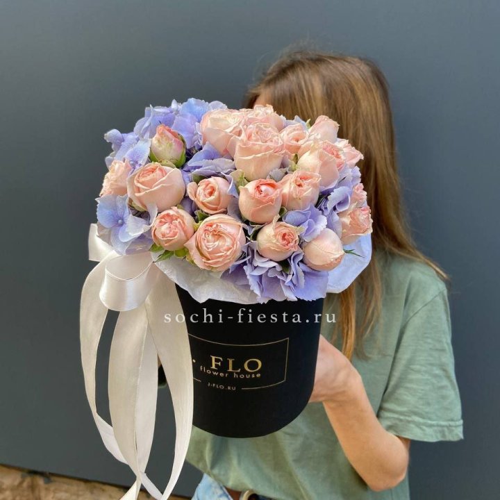 Бокс бомбастик и гортензия в Екатеринбурге