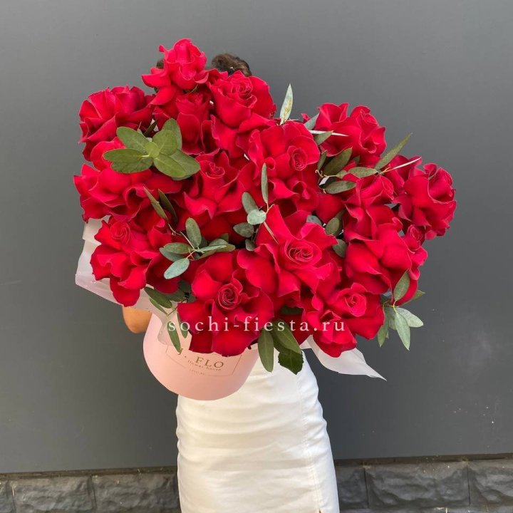 Бокс из 17 французских роз в Екатеринбурге