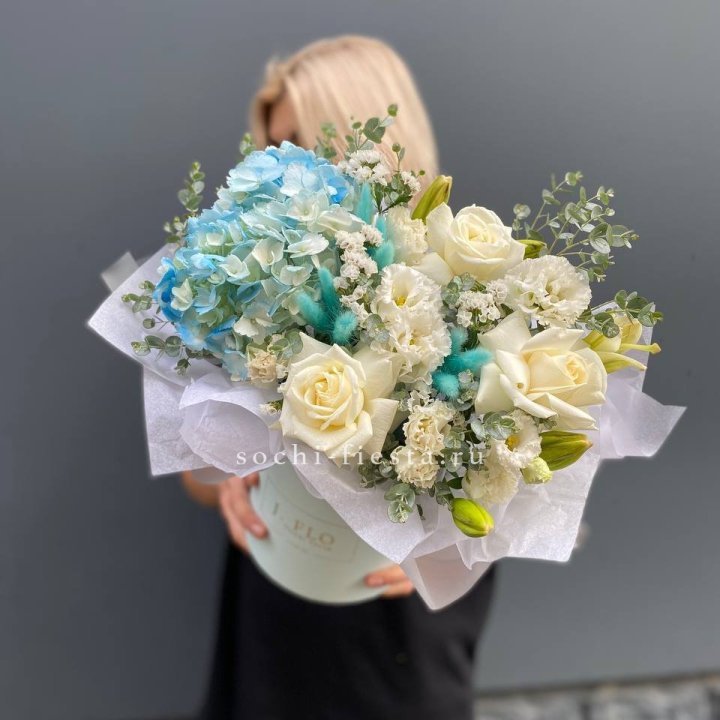 Цилиндр в голубых оттенках №1 в Екатеринбурге