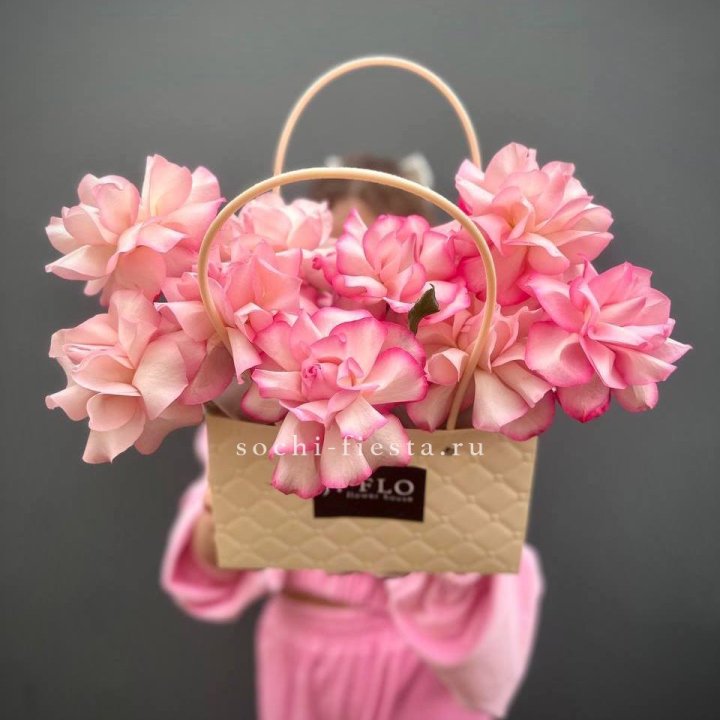 Сумочка розовых роз Венди в Екатеринбурге