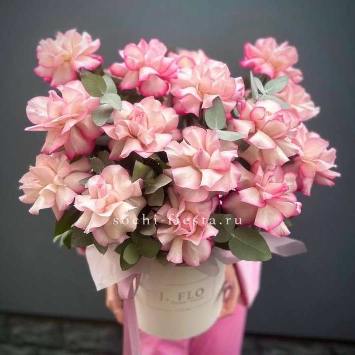 17 Французских  роз Венди в боксе в Екатеринбурге