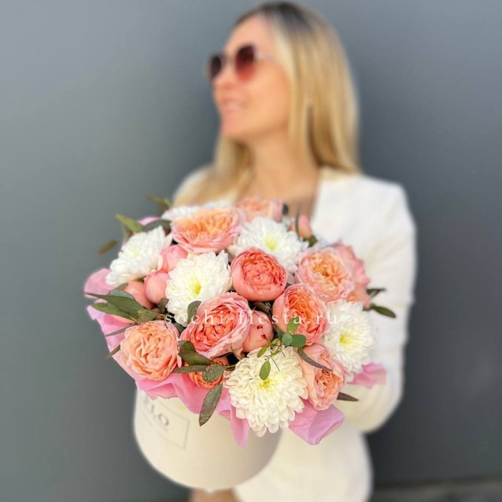 Нежная коробка с цветами в Екатеринбурге