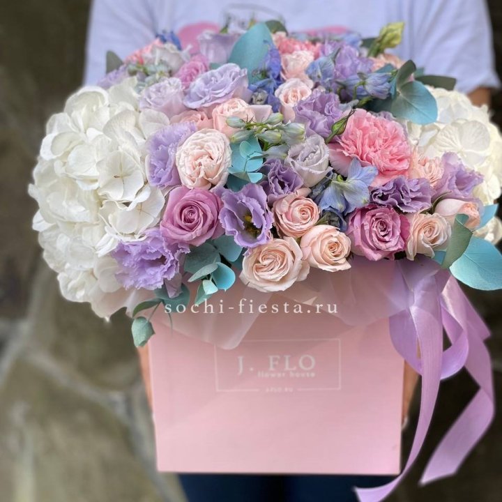 Цветочный бокс макси каб в Екатеринбурге