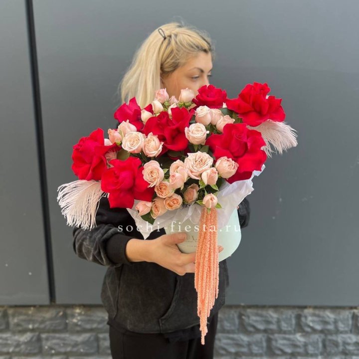 Бокс с нежными розами  в Екатеринбурге