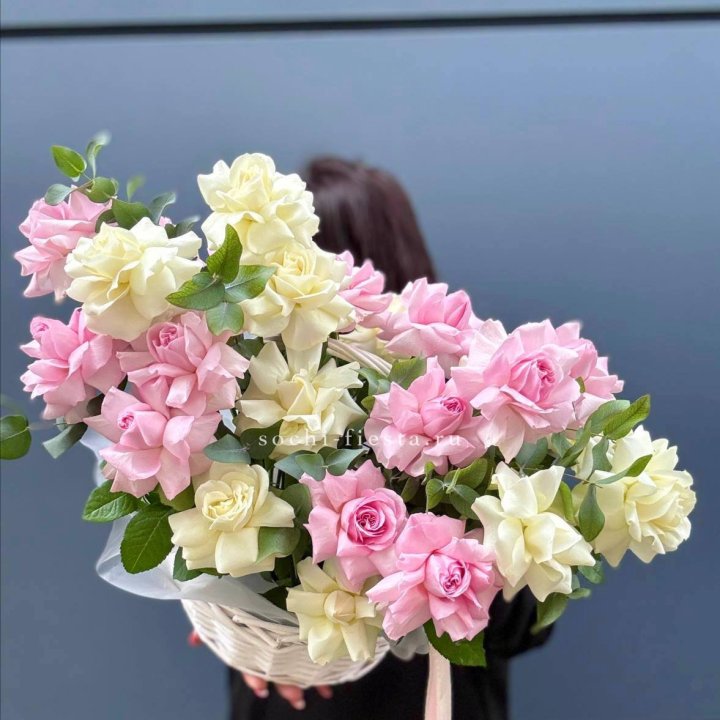 25 Французских роз в корзине в Екатеринбурге