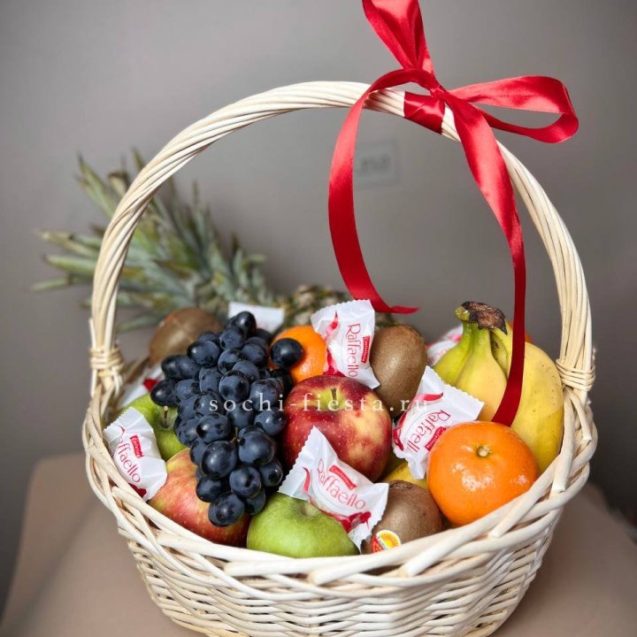 Фруктовая корзина №3 в Екатеринбурге