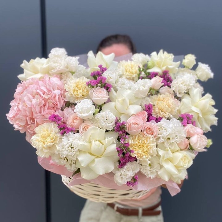 Корзина "Воздушная нежность" в Екатеринбурге
