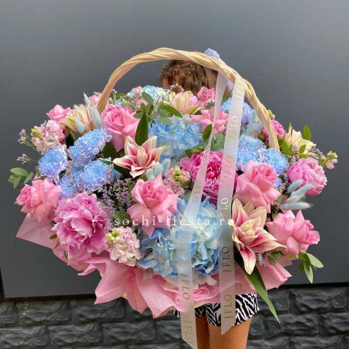 Яркая корзина "Летнее настроение" в Екатеринбурге