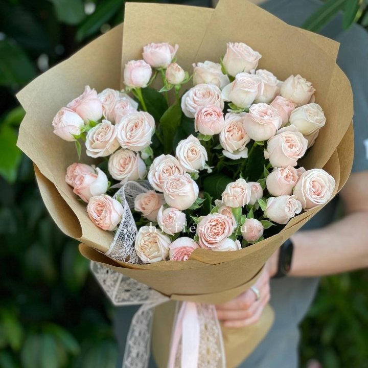 Кустовые розы букет №1 в Екатеринбурге
