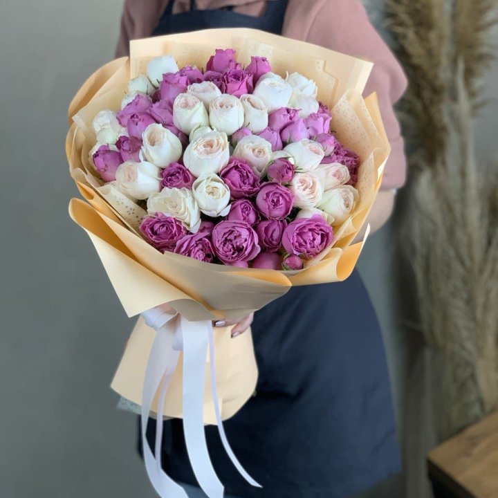 Букет кустовых роз Джулиана в Екатеринбурге