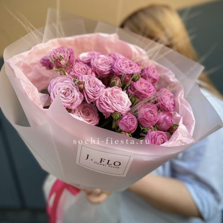 Пионовидные розы Мадам Бомбастик Pink в Екатеринбурге