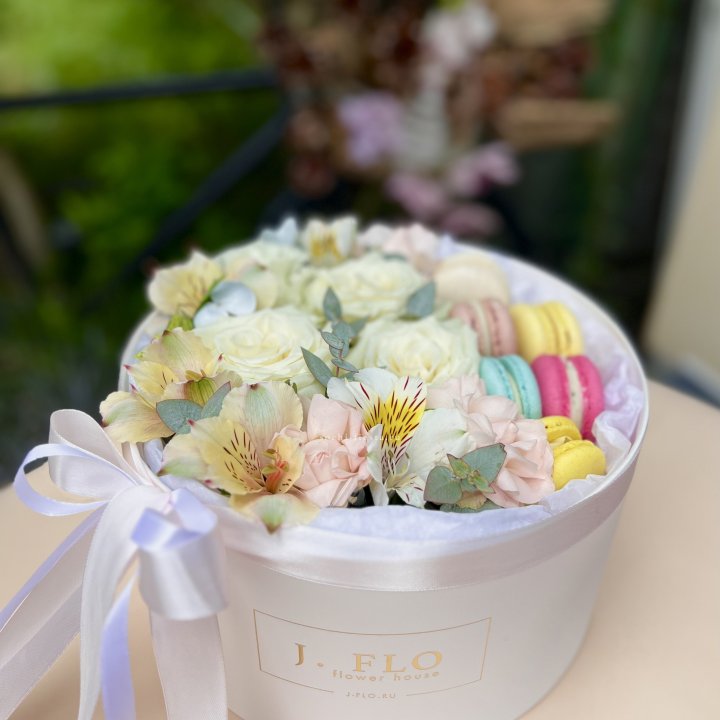 Цветочный бокс "Ника" в Екатеринбурге