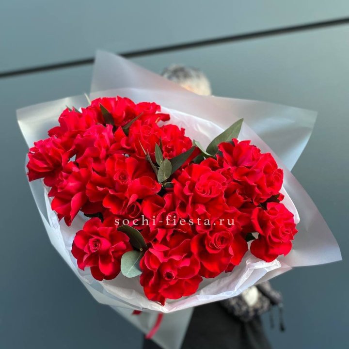 21 Красная французская роза в Екатеринбурге